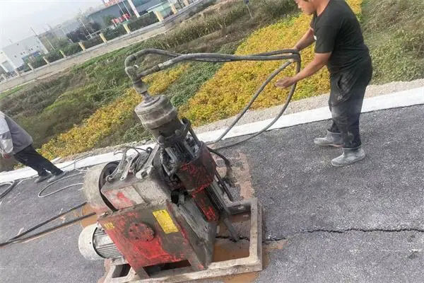 二七马路面下沉注浆加固